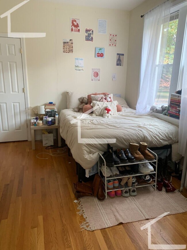 Photo - SAint Paul St near BU, Nice 3 bed Super c...