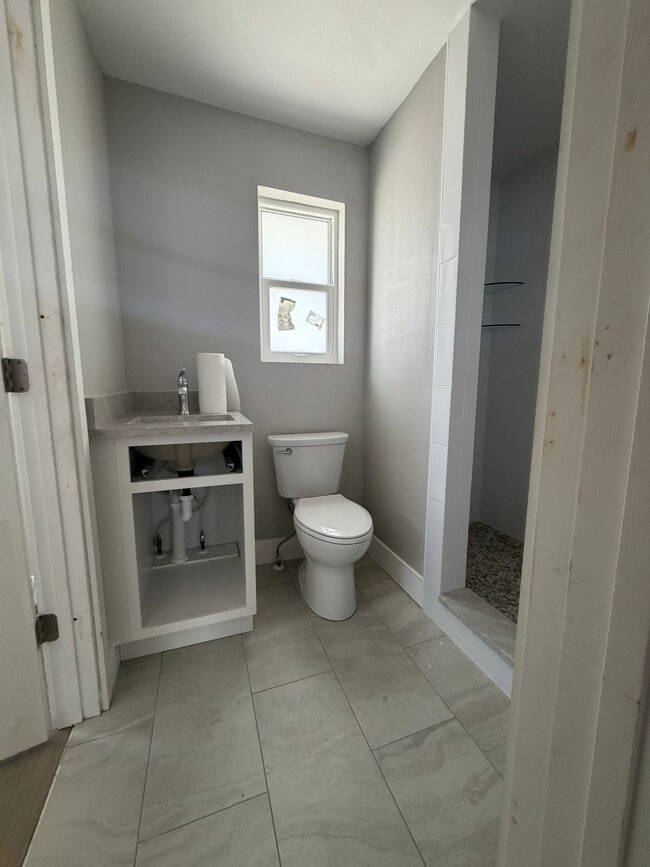 Photo - 1219 28th St N