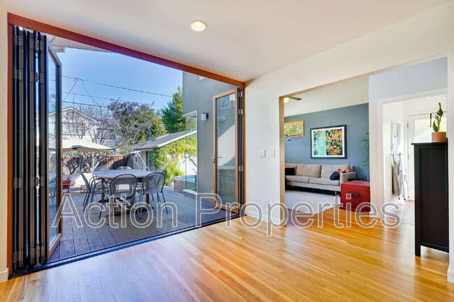 Photo - 360 Velarde St