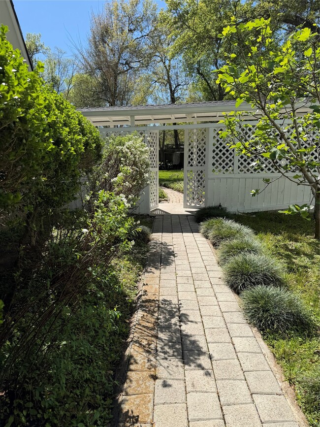 Photo - 6519 Allentown Dr