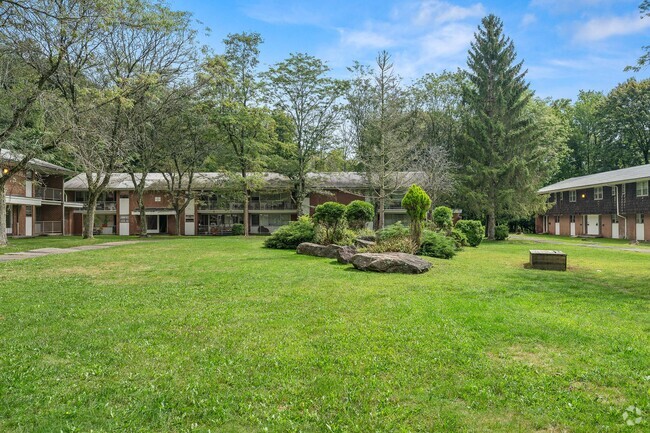 Building Photo - Greenwood Apartments