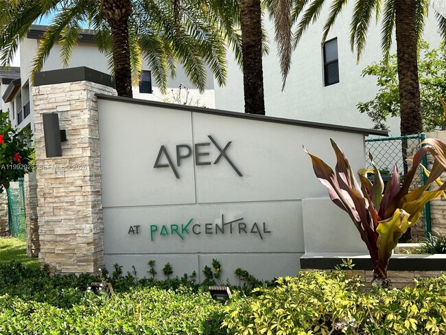 Building Photo - 8005 NW 104th Ave Unit 24