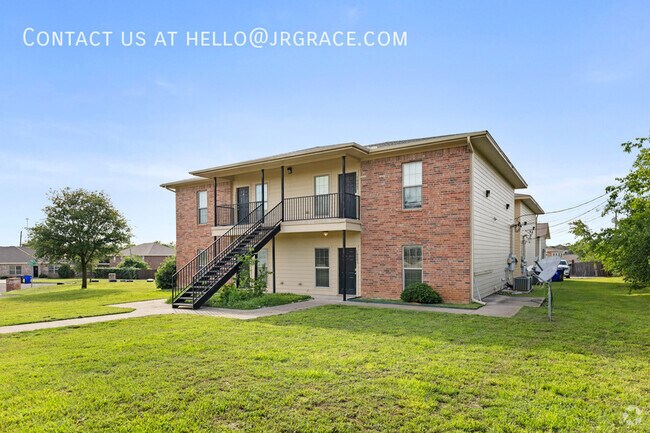 Building Photo - 2100 Breezy Dr Rental