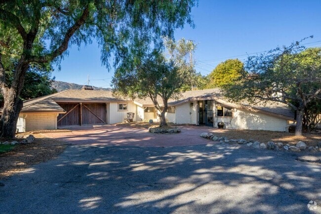 Building Photo - Beautiful Carmel Valley Home 3bed/3bath Re...