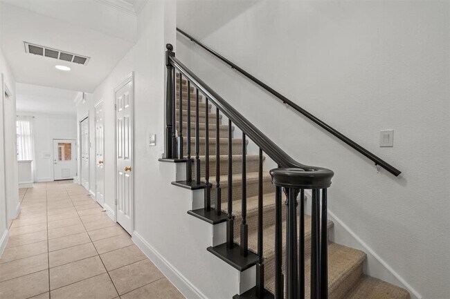 Photo - 506 W 33rd St