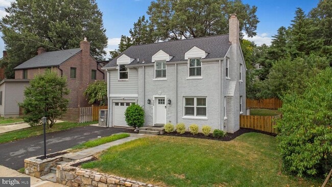 Photo - 535 N George Mason Dr