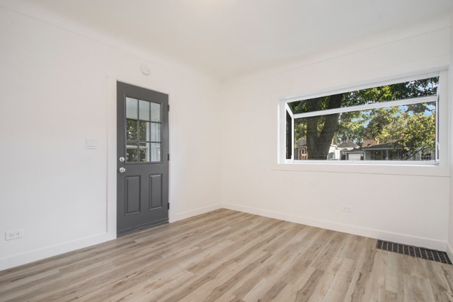 Photo - 1036 Park St SW