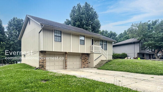 Building Photo - 512 SE Silver Ln Rental