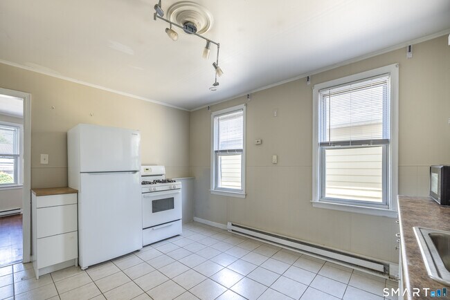 Photo - 793 Brewster St Unit 2nd Floor