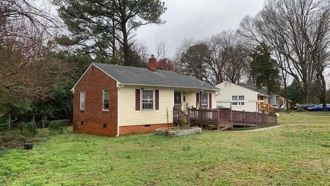 Photo - 422 Lamont St