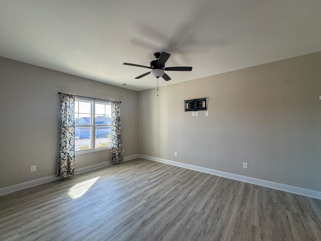 Photo - Beautiful 4 Bed 3 Bath Home with Bonus Room