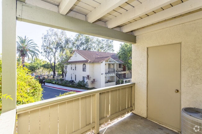1 BR, 1 BA - 655 SF
