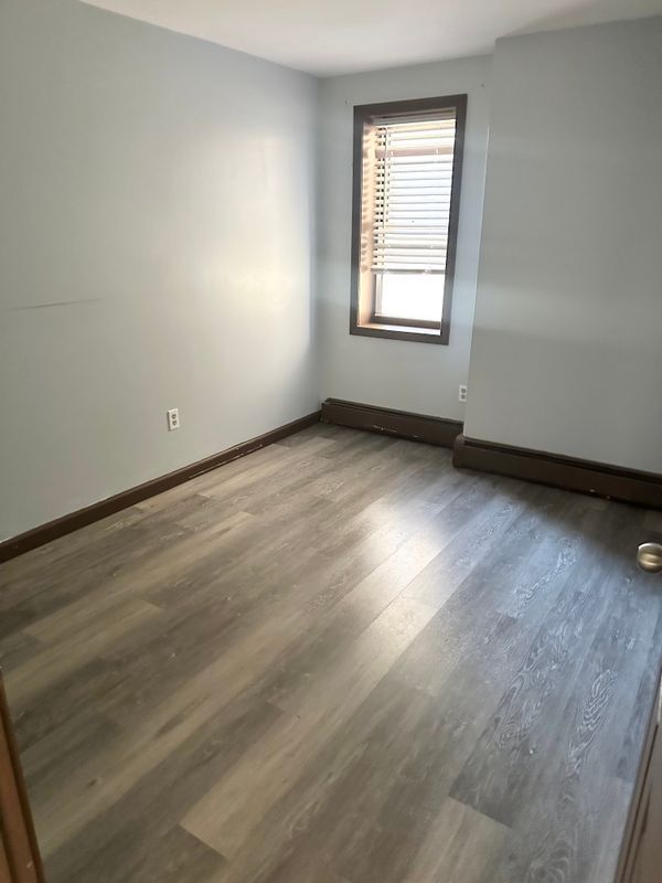 Photo - 61 School St