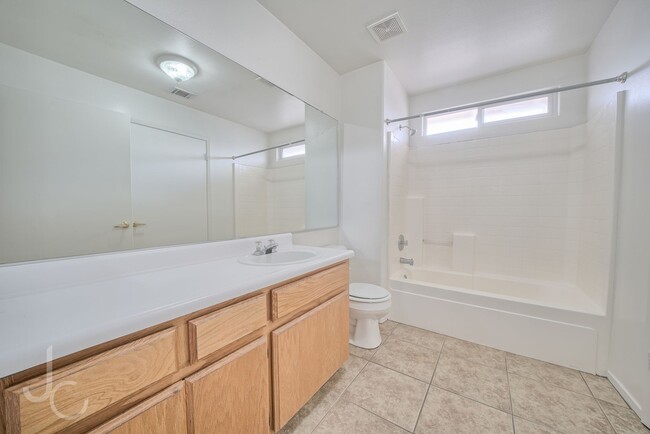 1308 Reddick Ln