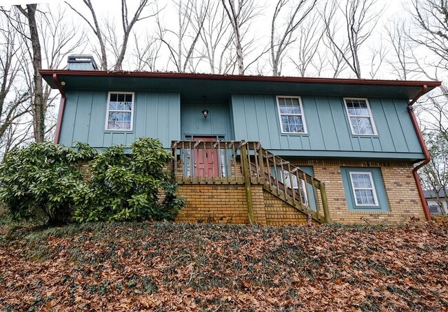 Building Photo - 15 White Street Extension