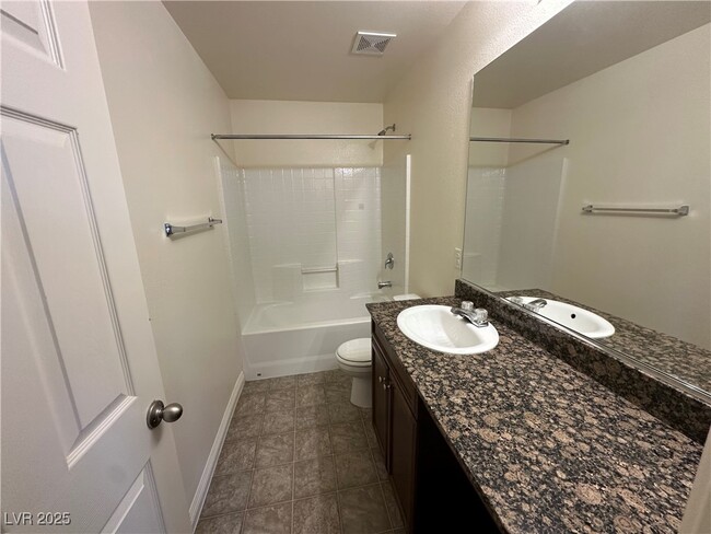 Building Photo - 1033 Pebble Lake St Rental
