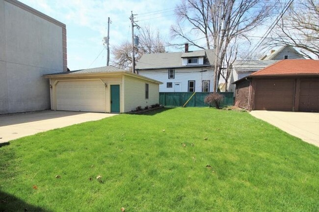 Photo - 523 N 63rd St