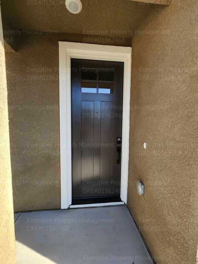 Photo - 4 bedroom/ 3 bathroom split-wing home. *Mo...