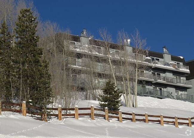 Building Photo - Winter Seasonal Rental- Summit Yacht Club 08
