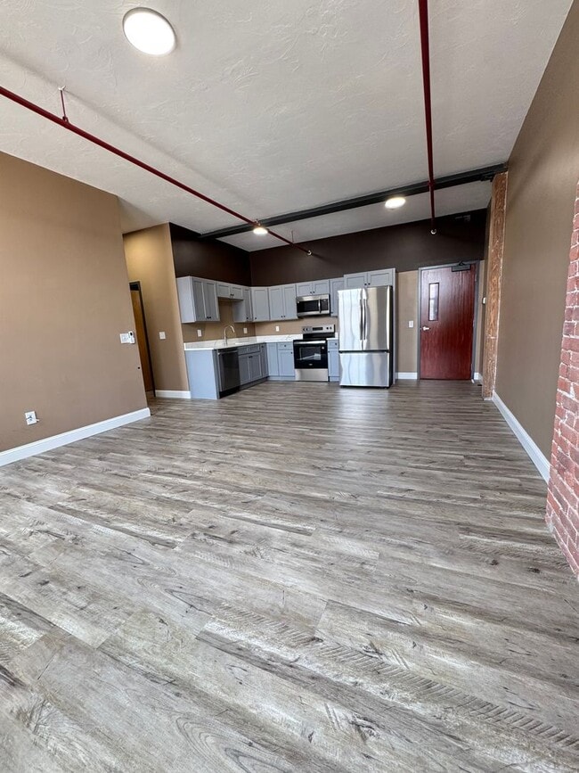 Building Photo - 70 Webster St Unit 205