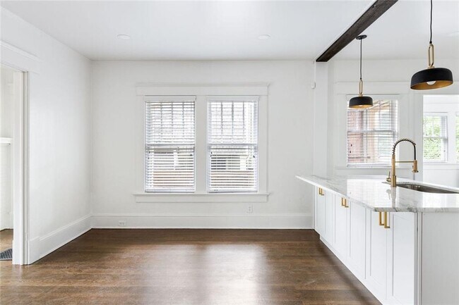 Photo - 1047 Greencove Ave NE