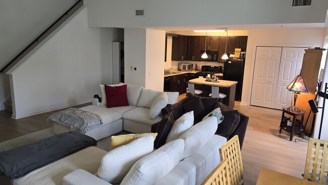 Photo - 44 Abbey Ln Unit 1