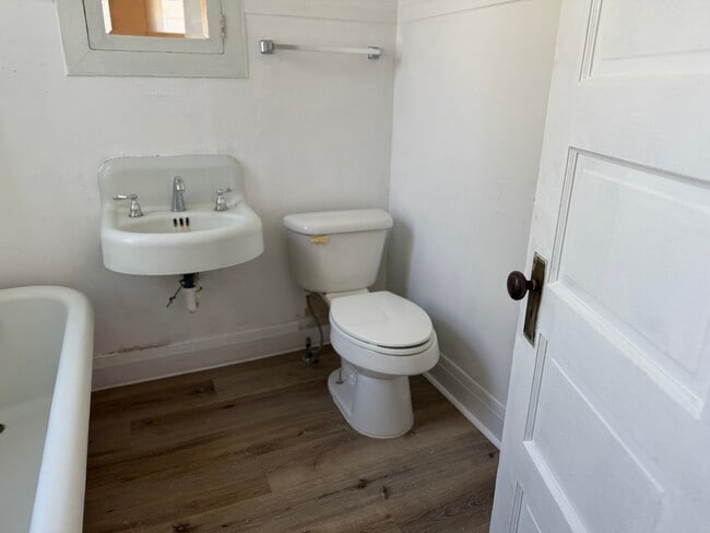 Photo - 131 Broadwater Ave