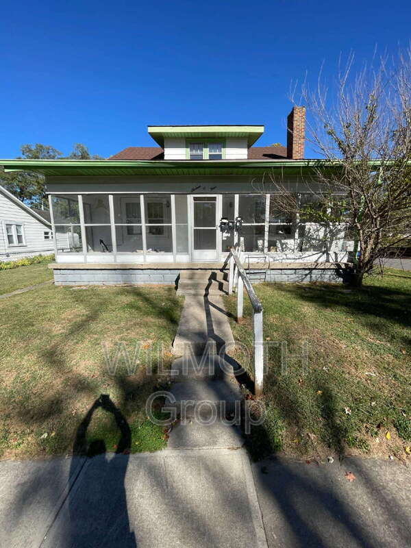 Building Photo - 1604 W 15th St Unit A