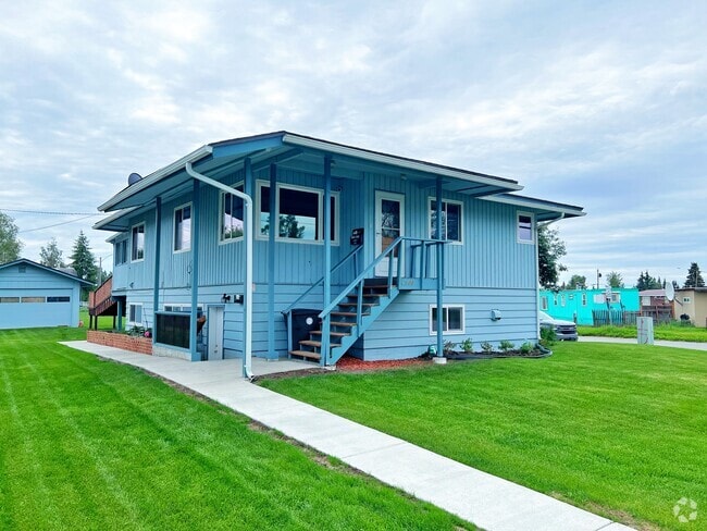 Building Photo - 4300 E 6th Ave Rental