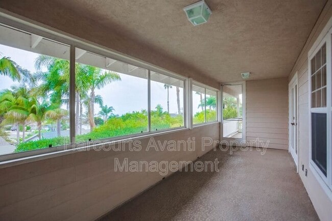 Photo - 1844 Dora Dr