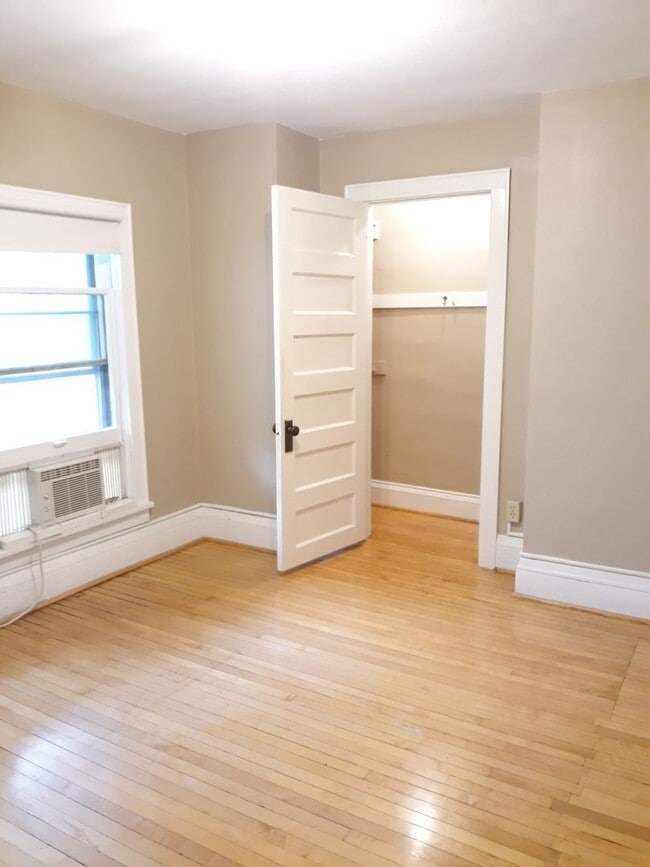 Photo - 116 Lexington Pkwy N Unit Apt 3