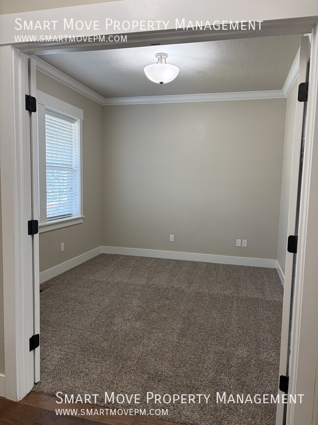 Photo - 5800 N Red Hills Pl