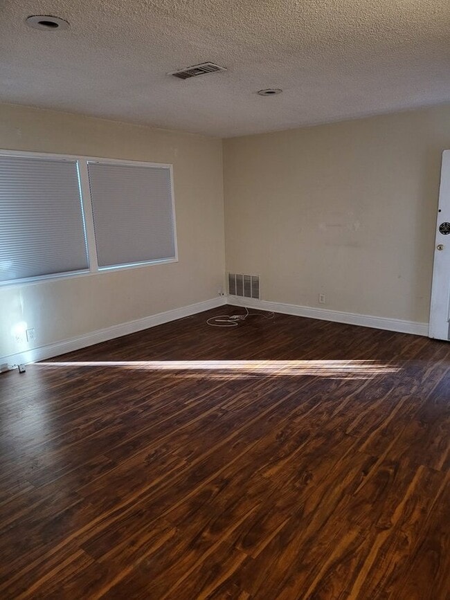 Photo - 1323 W Mauretania St