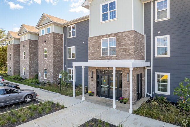 Photo - Linda's Place (Age 62+ )