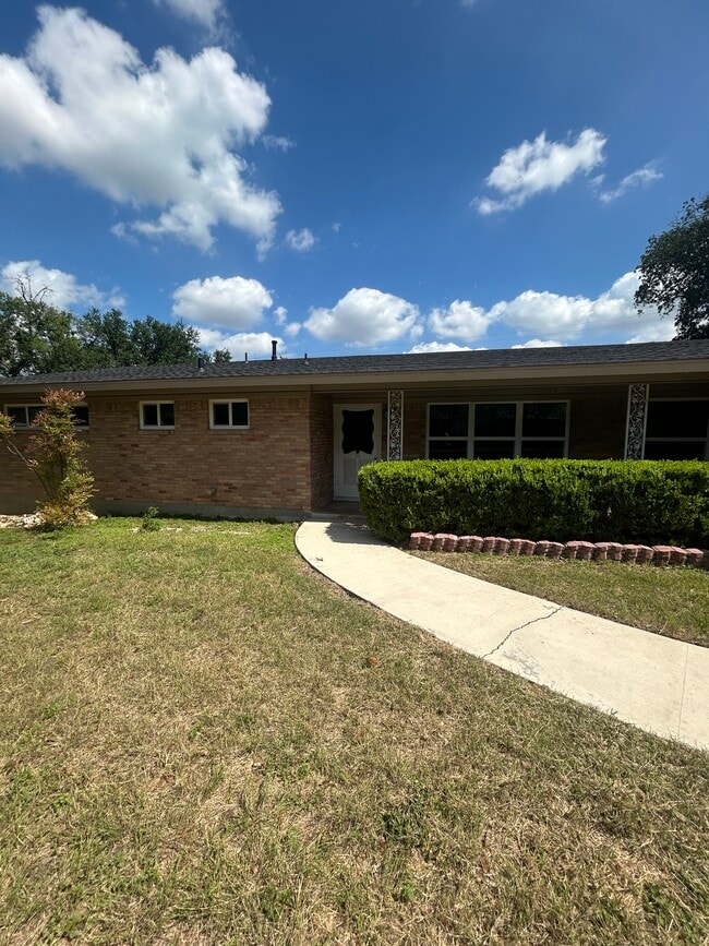 Photo - 110 Northaven Dr