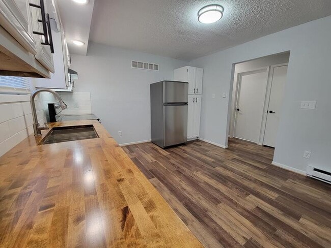 Photo - 308 Hope St