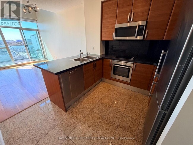 Photo - 1 Avondale Ave Unit 612