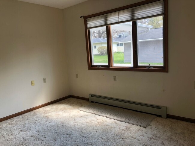 Building Photo - 616 W Prairie St Unit C Rental