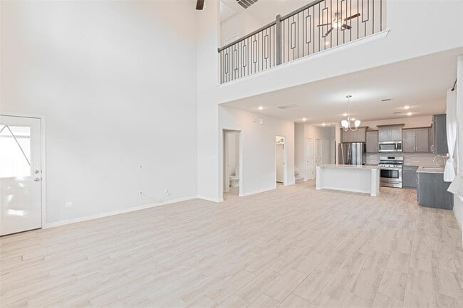 Photo - 204 Greenway Dr