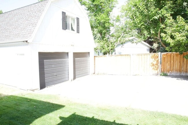 Photo - 595 Mountainville Cir