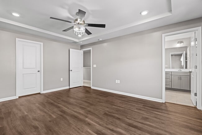 Photo - 507 Brushford Ln