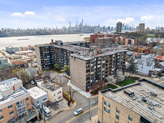 Photo - 9060 Palisade Ave Unidad 1026