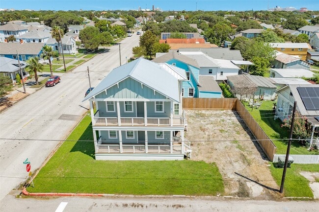 Photo - 3228 Avenue R