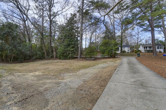 Photo - Cozy 2 Bedroom Home with Large Yard | Move-In Ready Unit B