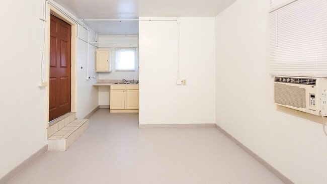 Photo - 704 Wellesley Rd Unit Studio