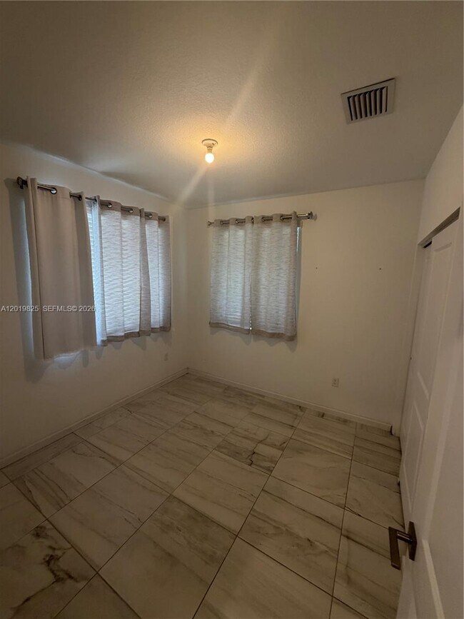 Photo - 2355 SE 10th St