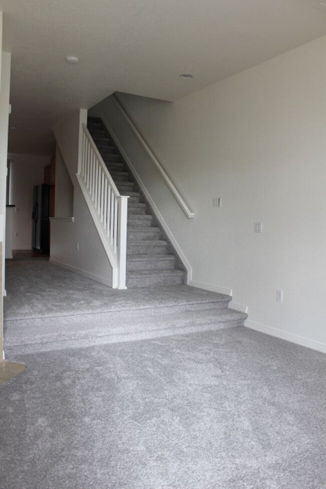 Photo - Beautiful 3 BR/3 1/2 BA Townhouse in Stonegate!!