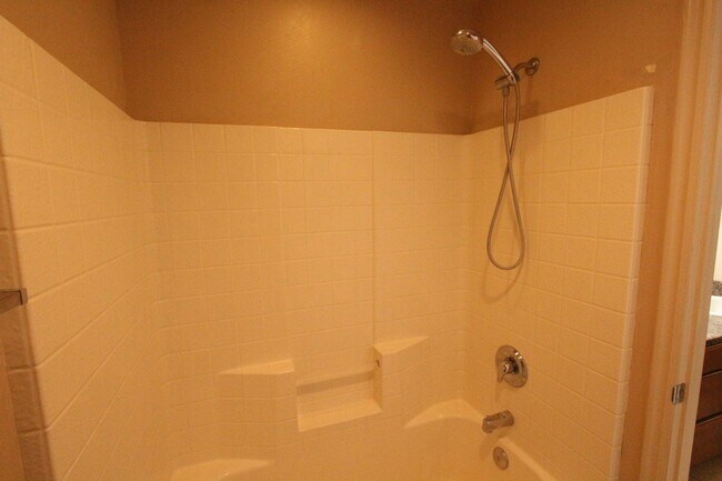 Photo - KNOLLWOOD TOWNHOME 3 Bed 2.5 Bath!