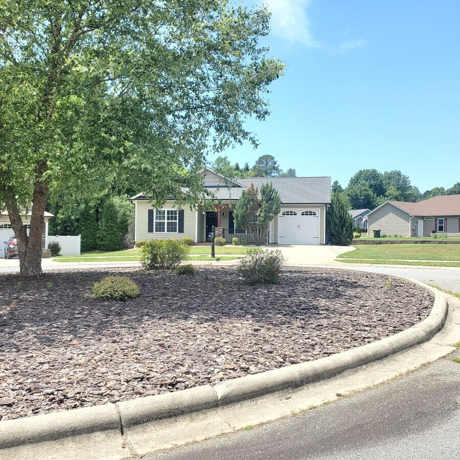 Photo - Coming Soon! Cute Single Family Home!