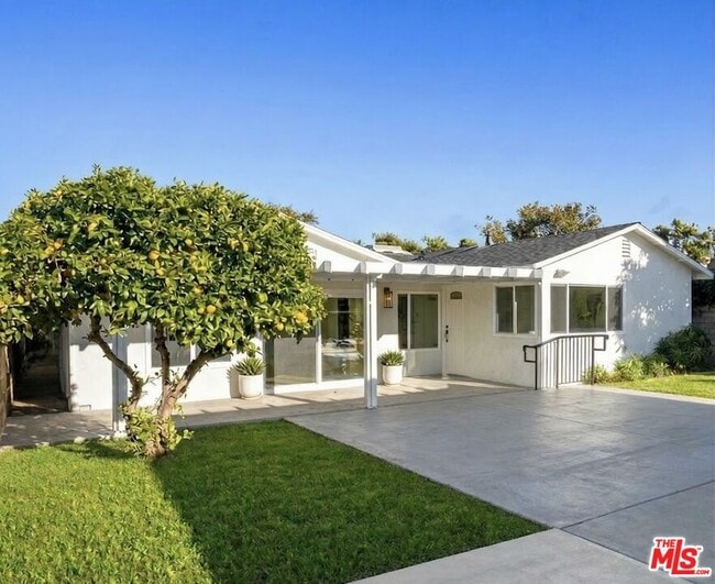 Building Photo - 914 Evergreen St